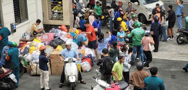 ຫຼາຍທ້ອງຖິ່ນຮ່ວມແຮງຮ່ວມໃຈຊ່ວຍເຫຼືອປະຊາຊົນຢູ່ເຂດຖືກນ້ຳຖ້ວມ