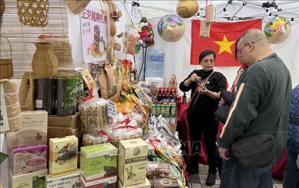 Vietnamese agricultural products introduced at Food Expo in Hong Kong