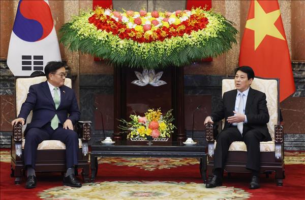 Le président vietnamien reçoit le président de lAssemblée nationale sud-coréenne