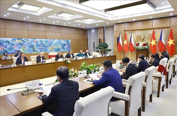 Chủ tịch Quốc hội Trần Thanh Mẫn hội đàm với Chủ tịch Thượng viện Quốc hội Cộng hòa Séc