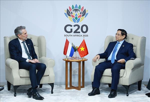 Thủ tướng Phạm Minh Chính gặp Thủ tướng Hà Lan và Thủ tướng Singapore nhân Hội nghị G20