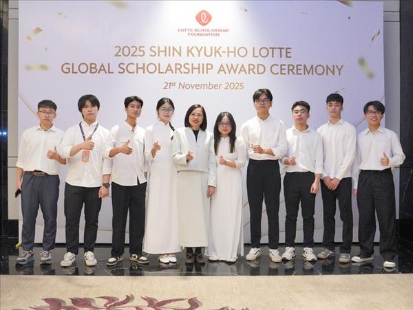 Lotte Scholarship Foundation supports 100 outstanding Vietnamese students