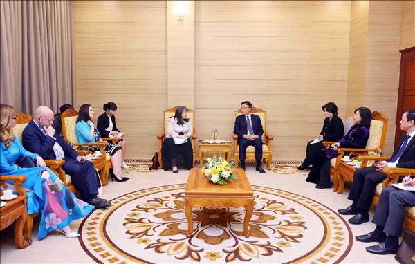 Phó Thủ tướng Lê Thành Long tiếp Giám đốc UNICEF khu vực Đông Á – Thái Bình Dương