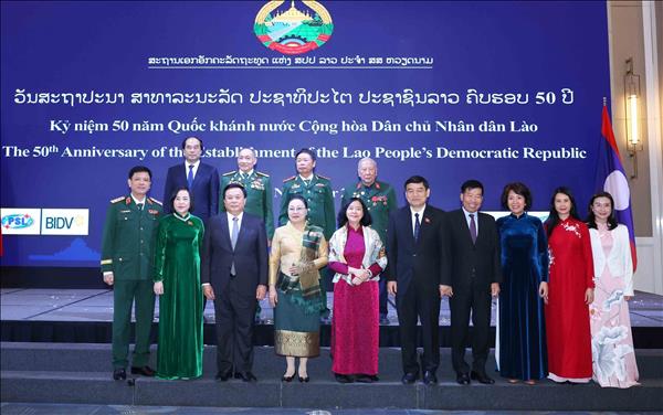 Lãnh đạo Đảng, Nhà nước dự chiêu đãi Kỷ niệm lần thứ 50 Quốc khánh nước Cộng hòa Dân chủ Nhân dân Lào
