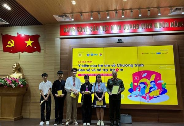 ទទួលស្គាល់សំឡេងរបស់កុមារក្នុងការកសាងគោលនយោបាយសុវត្ថិភាពតាមអ៊ីនធឺណិត