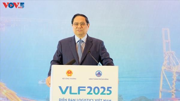 នាយករដ្ឋមន្ត្រីលោក ហ្វាម មិញជីញ៖ ការអភិវឌ្ឍហេដ្ឋារចនាសម្ព័ន្ធភស្តុភារកម្ម បៃតង ឌីជីថល ឆ្លាតវៃ