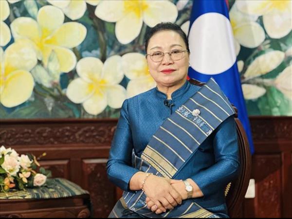 Embajadora laosiana: Visita del líder vietnamita promueve cooperación sustantiva bilateral