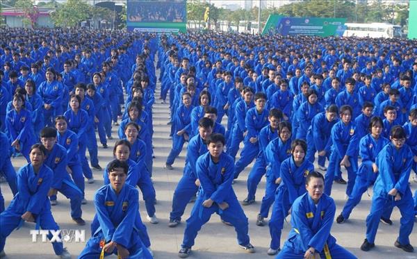 6万名学生参加越武道武乐汇演 成功创造世界纪录