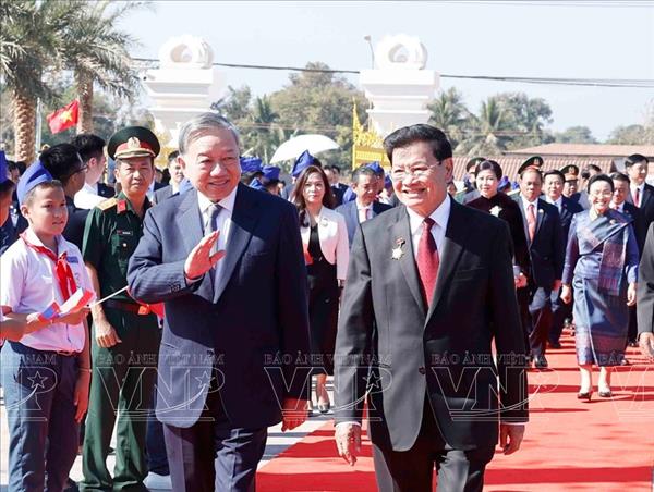 苏林总书记访问老挝：越老发表联合声明