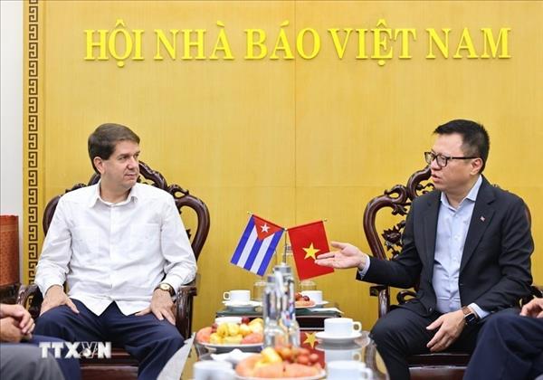 Vietnam listo para compartir experiencia con Cuba en transformación digital en el periodismo