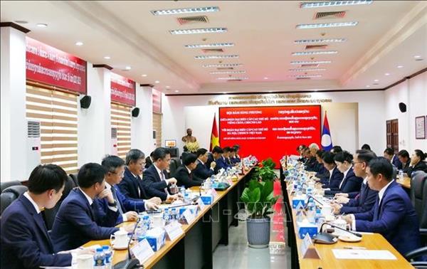 Hanoi y Vientiane refuerzan cooperación bilateral