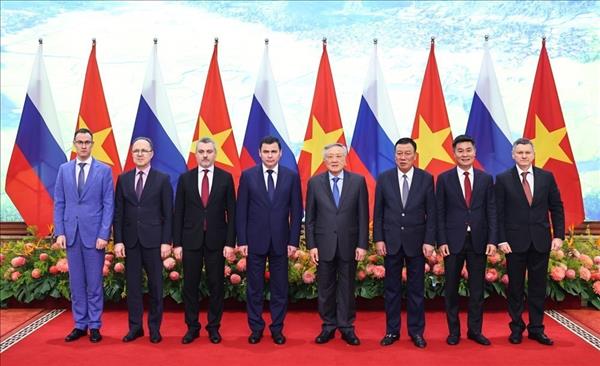 Phó Thủ tướng Thường trực tiếp Đoàn đại biểu cấp cao Cơ quan Công vụ, Nhân sự và Chống tham nhũng Liên bang Nga