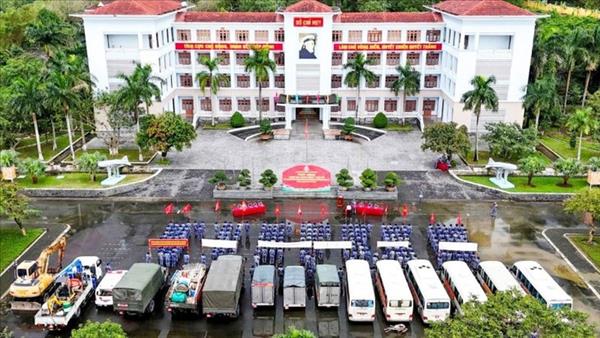 អង្គភាពទ័ពបញ្ជូនកងកម្លាំងទៅចាប់ផ្តើមជួសជុលនិងសាងសង់ផ្ទះដែលខូចខាតដោយទឹកជំនន់