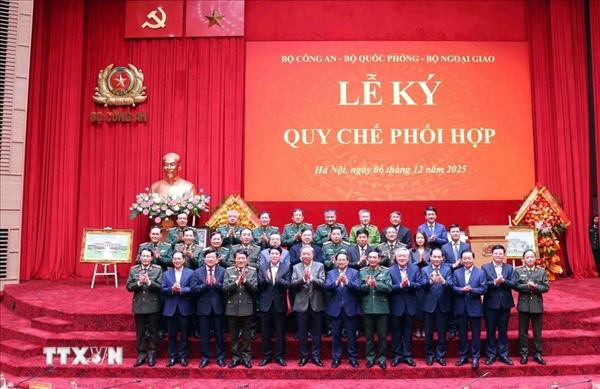 ເພີ່ມທະວີການສົມທົບກັນລະຫວ່າງ ຕຳຫຼວດ, ກອງທັບ - ການທູດ ໃນໄລຍະໃໝ່