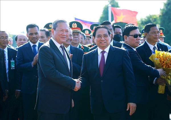 សម្ពោធដាក់ឲ្យដំណើរការច្រកទ្វារព្រំដែនអន្តរជាតិតឹនណាម (វៀតណាម) - ម៉ឺនជ័យ (កម្ពុជា)