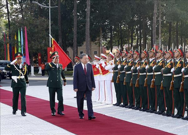 Tổng Bí thư Tô Lâm: Tập trung xây dựng lực lượng vũ trang Quân khu 9 cách mạng, chính quy, tinh nhuệ, hiện đại