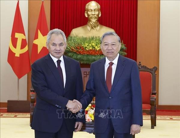 Party leader calls for stronger Vietnam-Russia ties to support each others security, prosperity