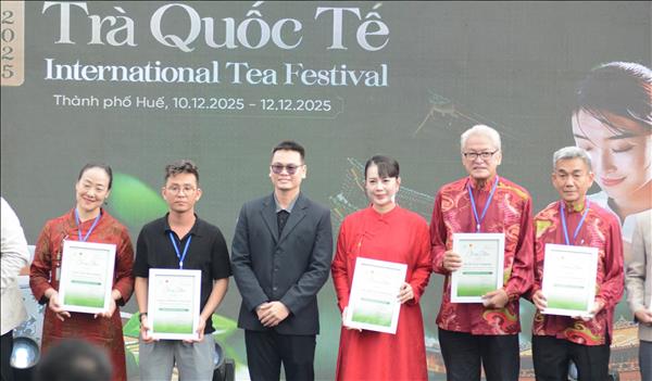 Tôn vinh văn hóa trà Việt