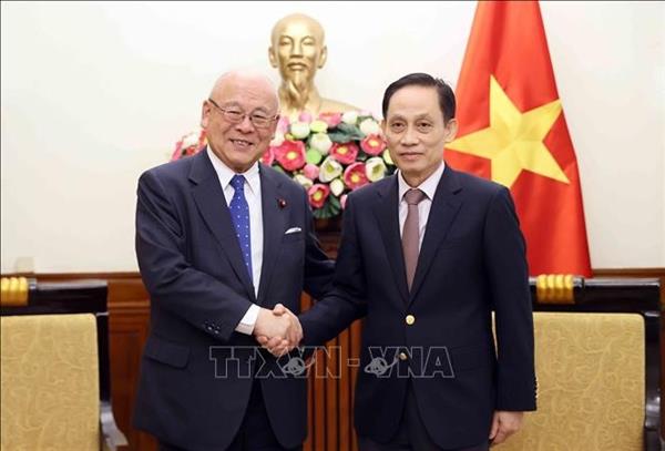 日越大学を地域トップの人材育成拠点に