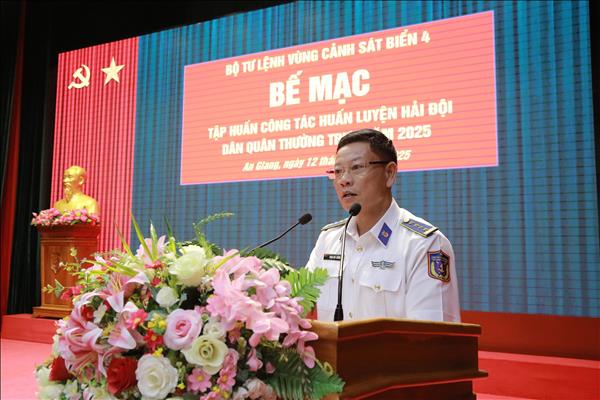 Bộ Tư lệnh Vùng Cảnh sát biển 4 tập huấn công tác huấn luyện Hải đội dân quân thường trực