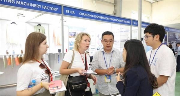 ការតាំងពិព័រណ៍ HanoiTex និង HanoiFabric ២០២៥ ទាក់ទាញប្រទេស និងតំបន់ដែនដីចំនួន ៩