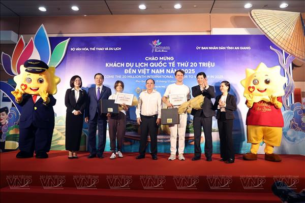 វៀតណាមស្វាគមន៍ភ្ញៀវទេសចរអន្តរជាតិទី ២០ លាន