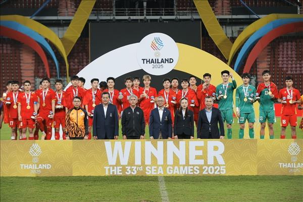 Thủ tướng gửi thư chúc mừng Đội tuyển bóng đá nam U22 và Đội tuyển nữ Futsal quốc gia Việt Nam giành Huy chương Vàng SEA Games 33