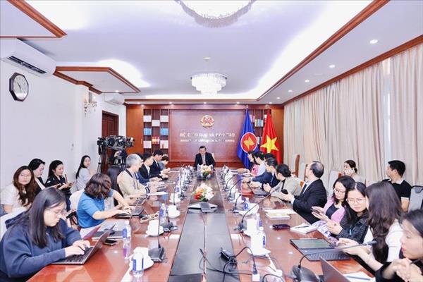 ປະກາດບົດລາຍງານອ້າງອີງຂອບວຸດທິລະດັບຊາດ ຫວຽດນາມ ກັບຂອບອ້າງອີງວຸດທິຂອງ ອາຊຽນ