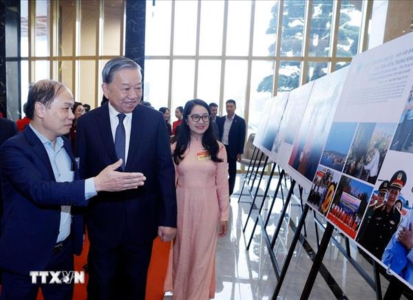 越共中央总书记苏林出席2025年全国宣教与民运工作总结会议并部署2026年任务