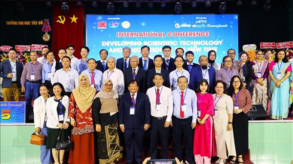 Diễn đàn kết nối học thuật, chia sẻ tri thức phát triển khoa học - công nghệ