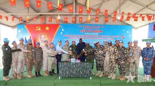 ពិធីអបអរសាទរលើកទី ៨១ នៃទិវាបង្កើតកងទ័ពប្រជាជនវៀតណាម នៅអាប៊ីយ៉ៃ