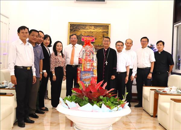 Giáng sinh 2025: Quan tâm, đồng hành giữa chính quyền với các cơ sở tôn giáo