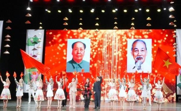 ວັນ​ວັດ​ທະ​ນະ​ທຳ ຫວຽດ​ນາມ ຢູ່​ຈີນ