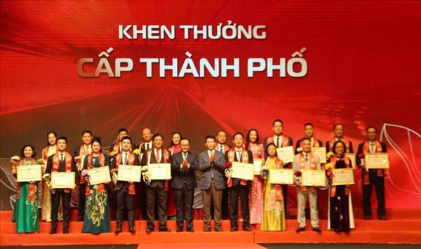 ຫວຽດ​ນາມ ເຊີດ​ຊູ 118 ນັກ​ທຸ​ລະ​ກິດ - ວິ​ສາ​ຫະ​ກິດ ທັງ​ລອງ ປີ 2025