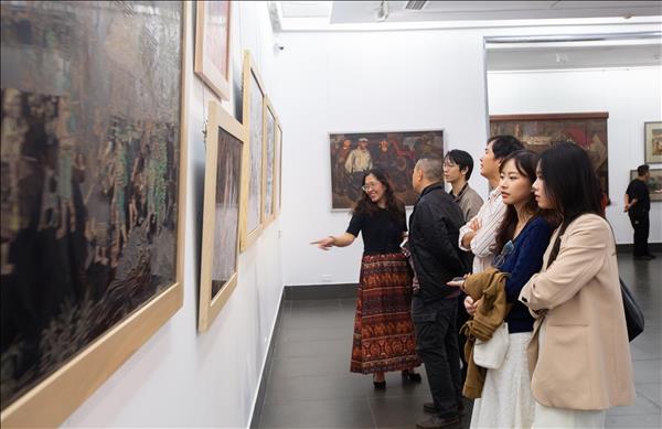 Tôn vinh giá trị mỹ thuật Việt Nam qua một thế kỷ