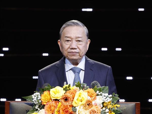 또 럼 당 서기장, 국가 데이터센터를 데이터 경제‧사회의 심장으로 육성 요구