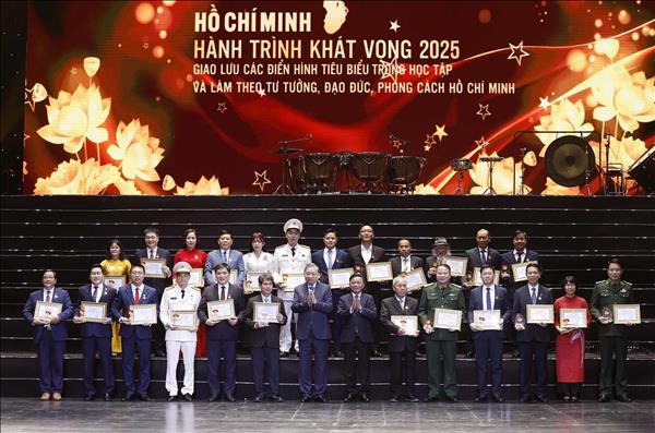 Tổng Bí thư Tô Lâm: Khơi dậy mạnh mẽ ý chí quật cường, tinh thần yêu nước mãnh liệt, quyết tâm học tập, làm theo Bác