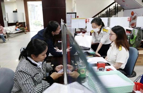 Millones de vietnamitas se beneficiarán de reducción del impuesto sobre la renta en 2026