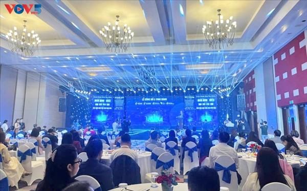 ប្រកាសបញ្ជីសហគ្រាសបង្កើតតម្លៃឈានមុខគេទាំង ៥០០ នៅវៀតណាម