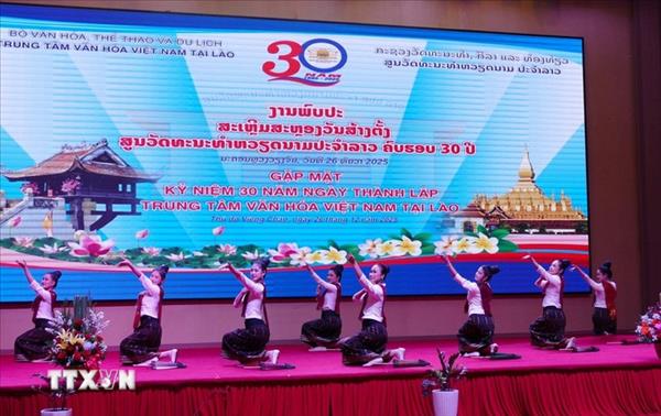 ຂົວເຊື່ອມຕໍ່ວັດທະນະທຳທີ່ສະໜິດແໜ້ນໃນການພົວພັນ ຫວຽດນາມ - ລາວ