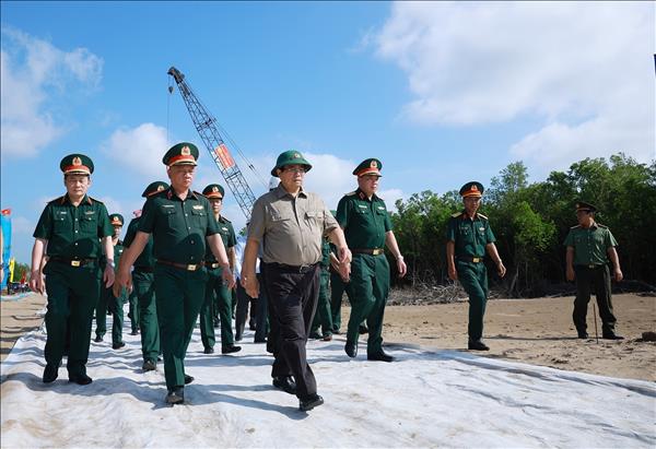 팜 밍 찡 총리, 허우장‧까마우 고속도로를 2026년 1월 31일 전까지 완공 지시