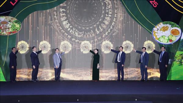 Khai mạc Liên hoan ẩm thực du lịch Ninh Bình năm 2025