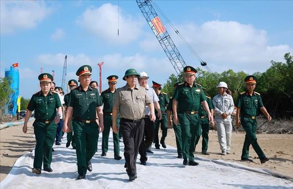 ທ່ານນາຍົກລັດຖະມົນຕີ ຟ້າມມິນຈິງ ໄປເຮັດວຽກຢູ່ເຂດທົ່ງພຽງແມ່ນ້ຳຂອງທາງພາກໃຕ້ ຫວຽດນາມ