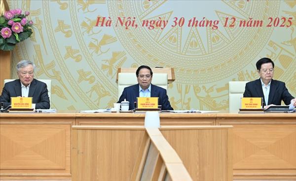 ធានាការផ្ដល់អាទិភាពដល់ការវិនិយោគនៅតំបន់ដែលជួបការលំបាកនិងតំបន់ជនជាតិភាគតិច