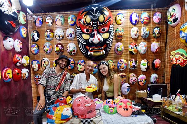 Vietnam implementa exención temporal de visado para extranjeros clave para desarrollo socioeconómico