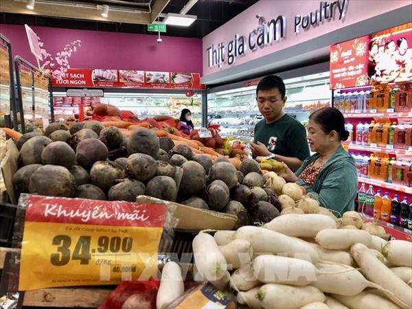 Consumidores vietnamitas son más cautelosos con sus gastos en ocasión del Tet 2026