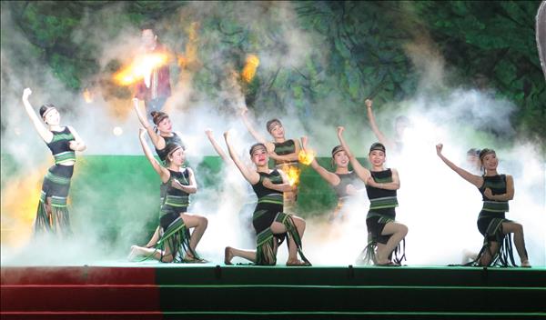 Tuần văn hóa du lịch Măng Đen – Sắc hồng giữa đại ngàn