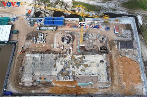 បរិយាកាសបំពេញការងារដ៏មមាញឹកនាដើមឆ្នាំនៅតាមគម្រោងសំខាន់ៗ