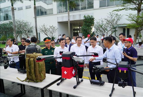 Thành phố Hồ Chí Minh thử nghiệm ứng dụng thiết bị bay không người lái vào hoạt động giao hàng