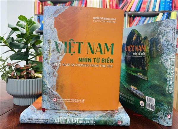 Le Vietnam vu de la mer offre un portrait saisissant des mers et des îles